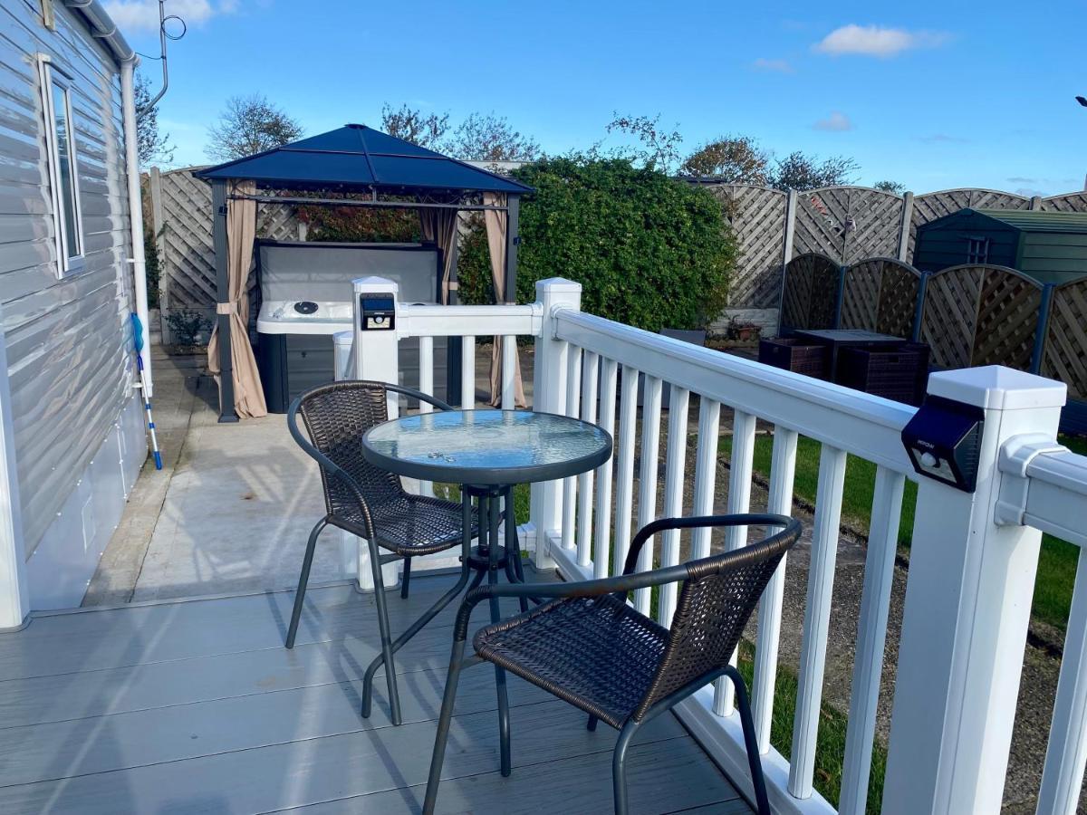 Hot Tub. Countryside. Coast. 5* Patrington Haven Leisure Park, East Yorkshire Exterior foto
